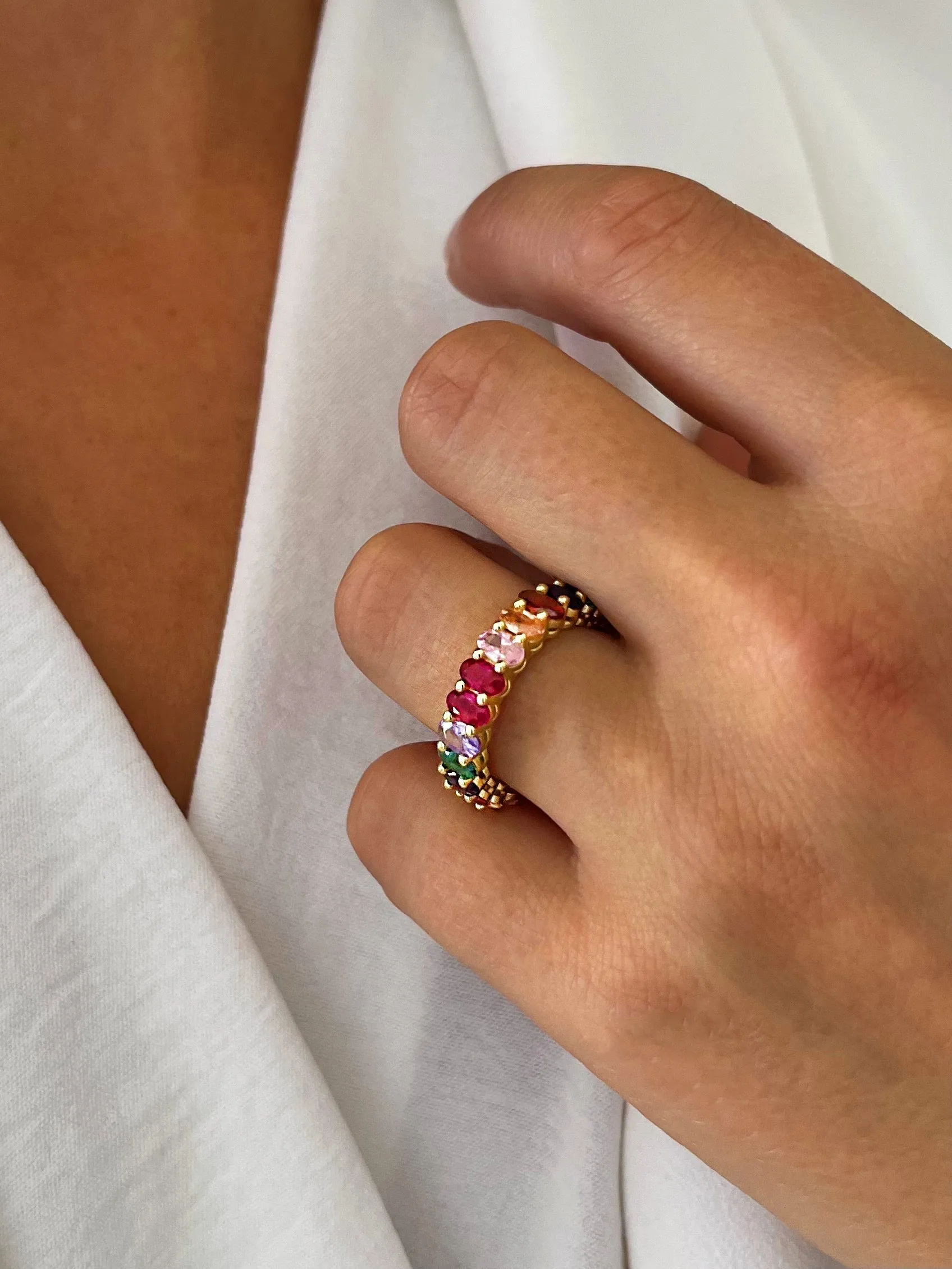 18k yellow gold ring assembled with colored zirconium oxide