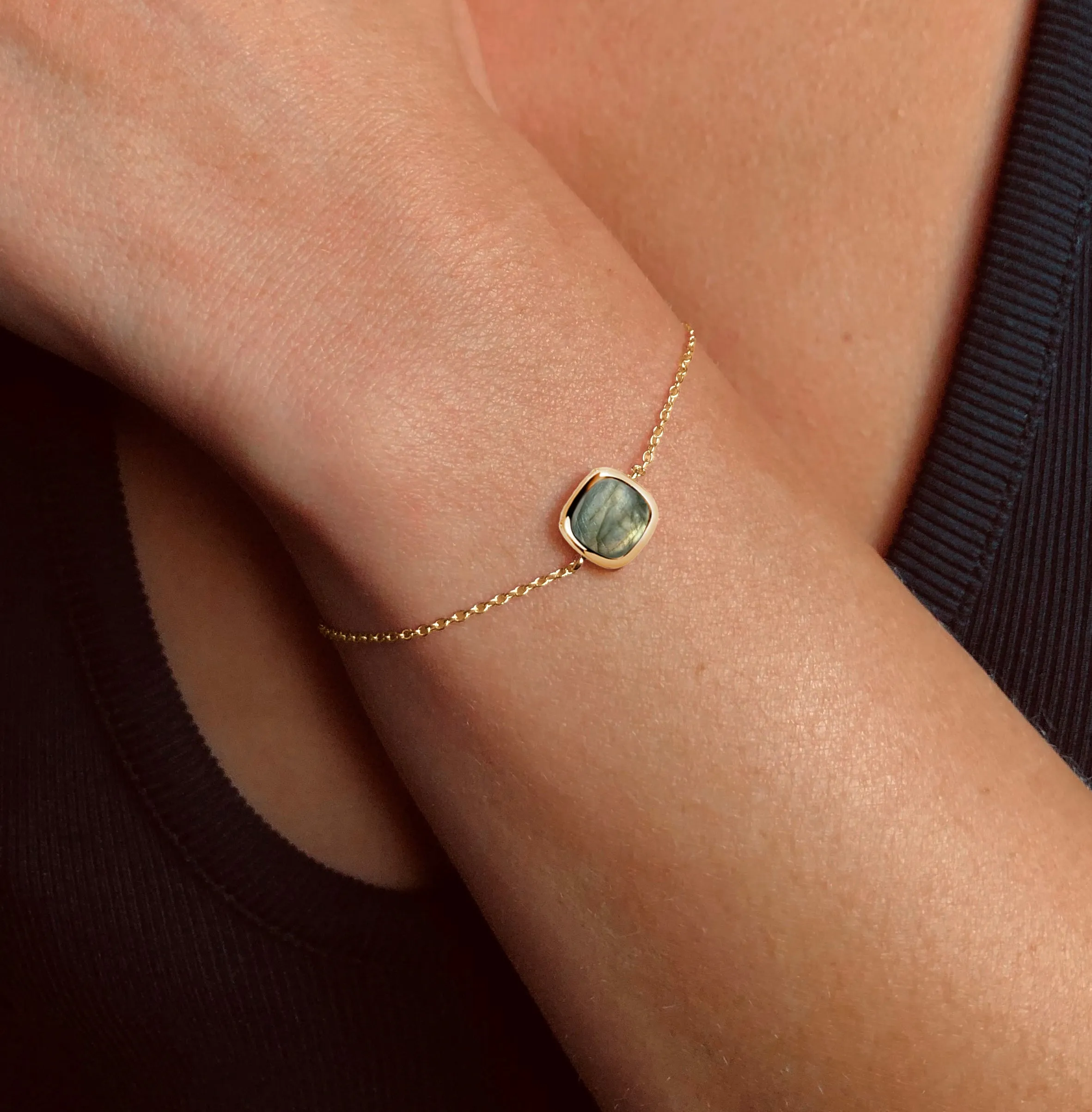 Bracelet in 925 Silver gilded with 18k yellow gold assembled with Labradorite