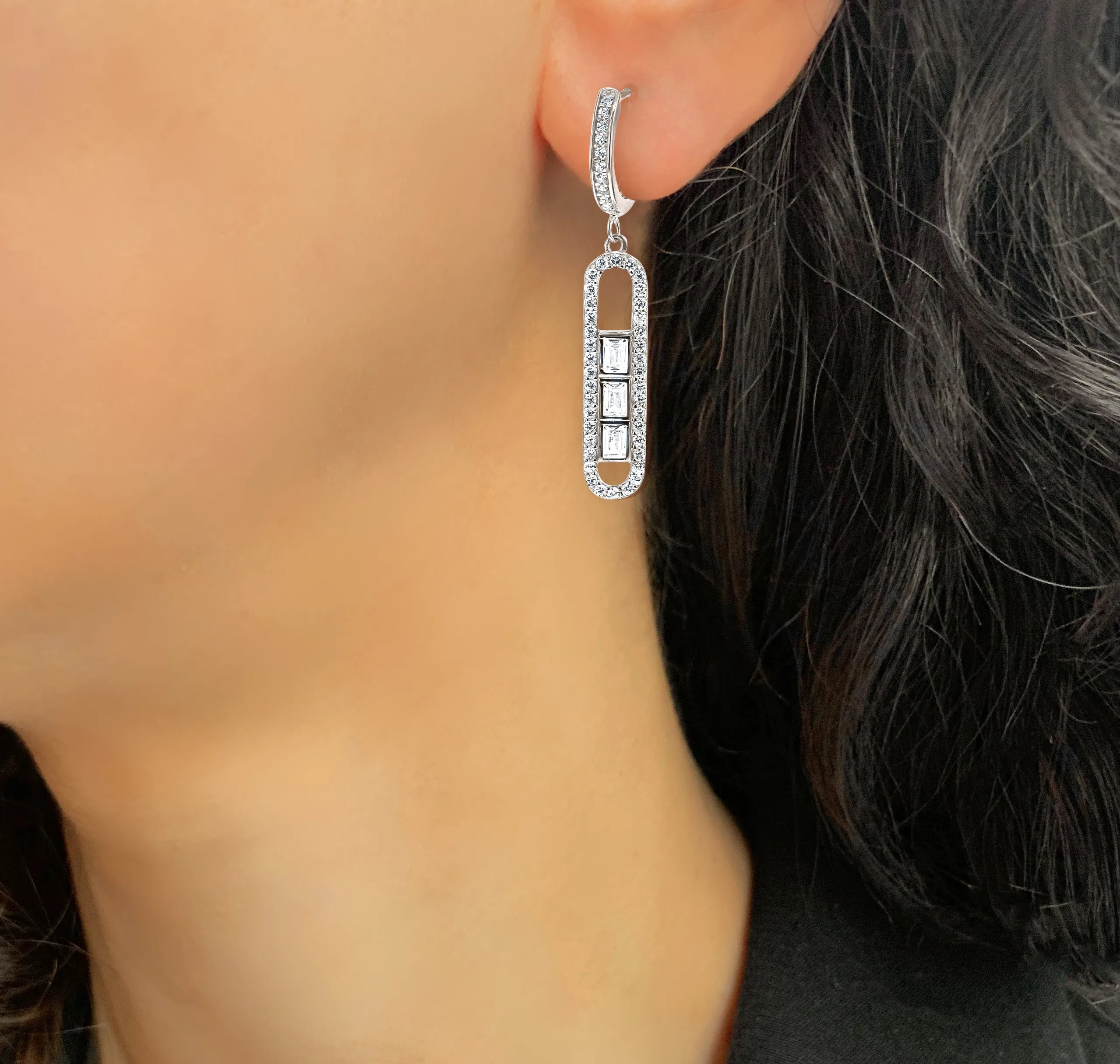 Earrings in 925 Silver plated with white zirconium oxide
