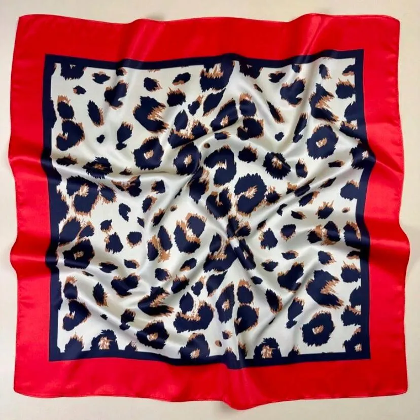 Lady in Leopard Patterned Bandana / Hair Scarf