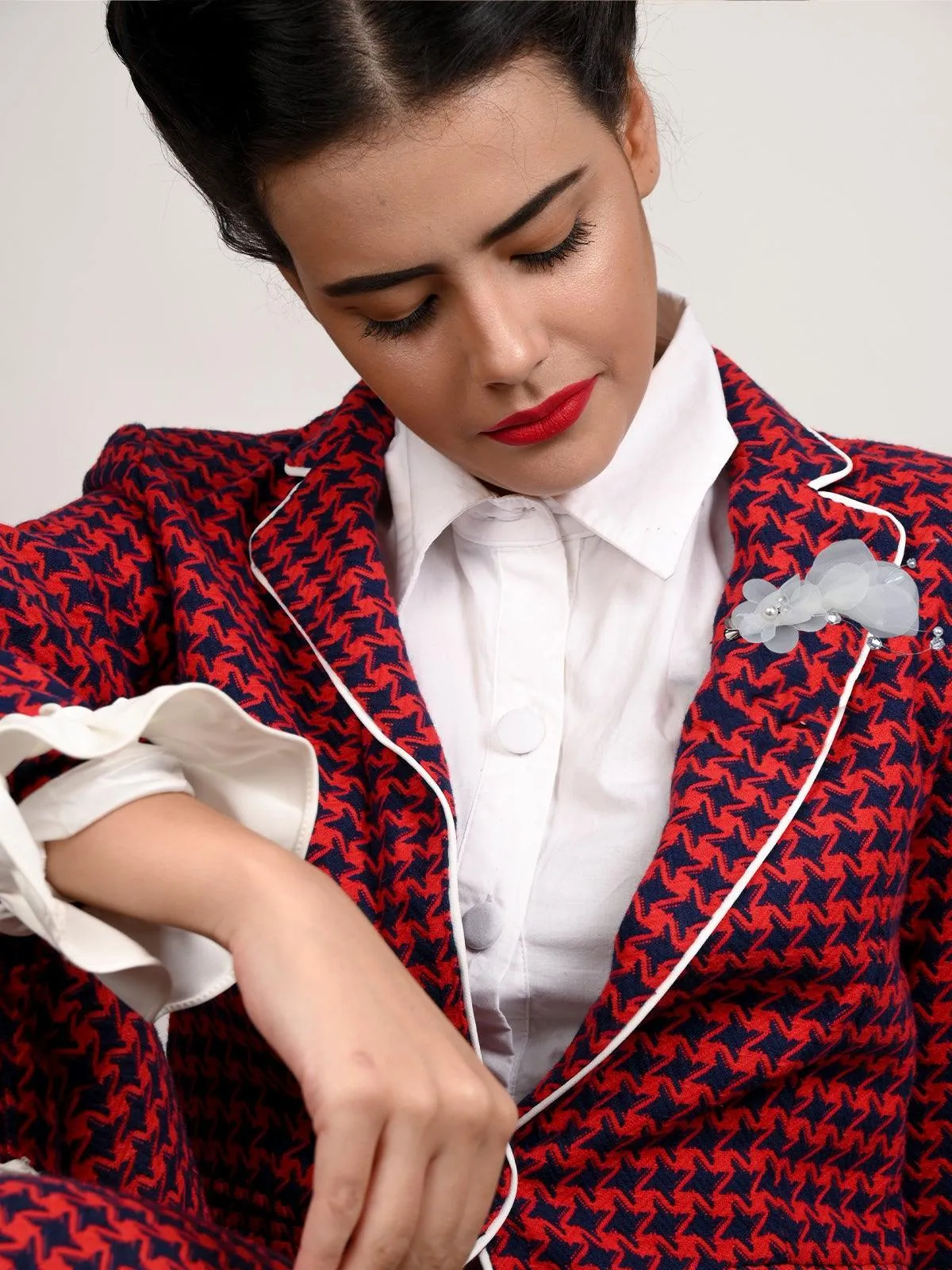 Odette Women White Fabric Brooch