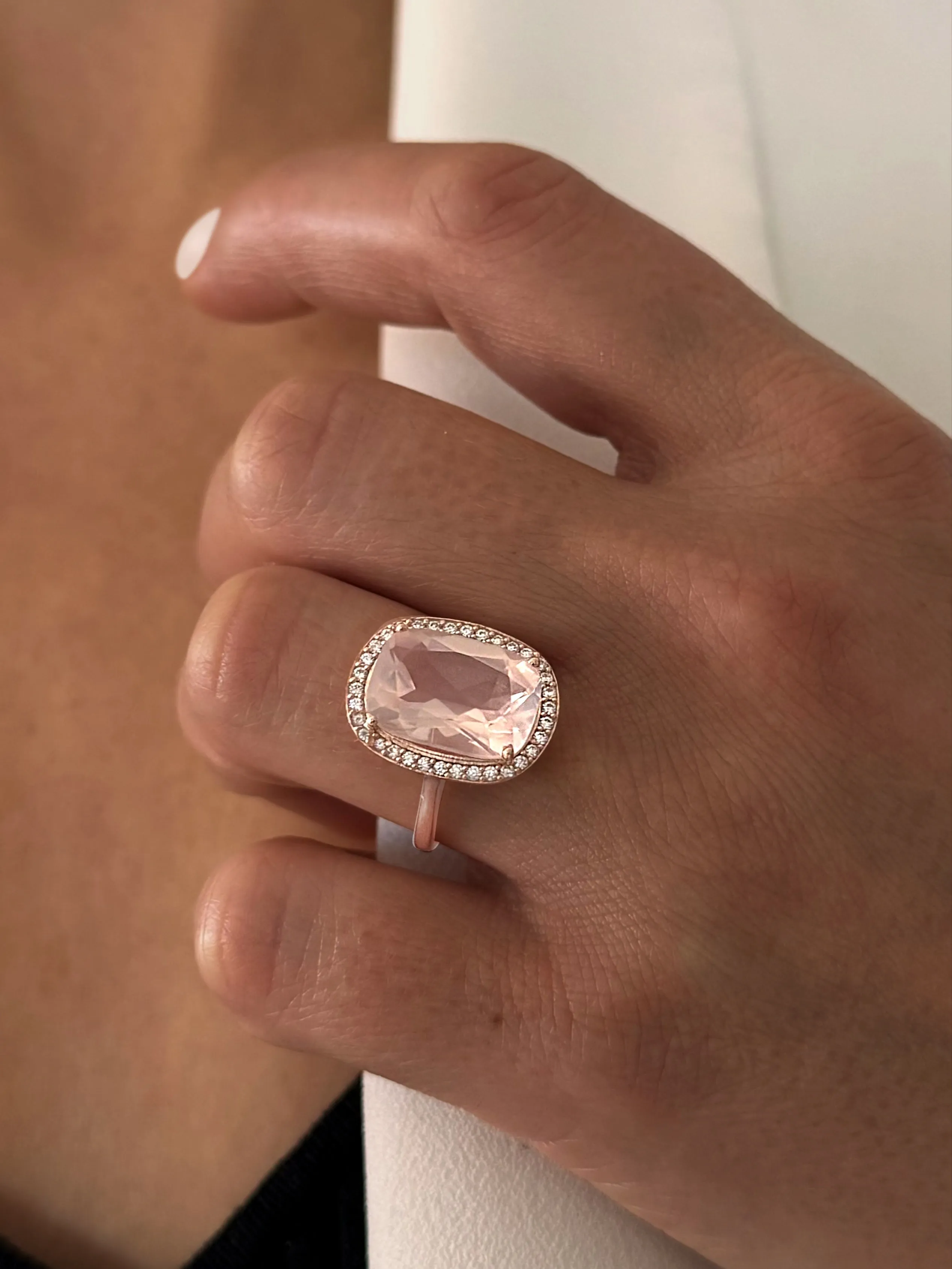 Ring in 925 silver gilded with 18k rose gold assembled with rose quartz and white zirconium oxide