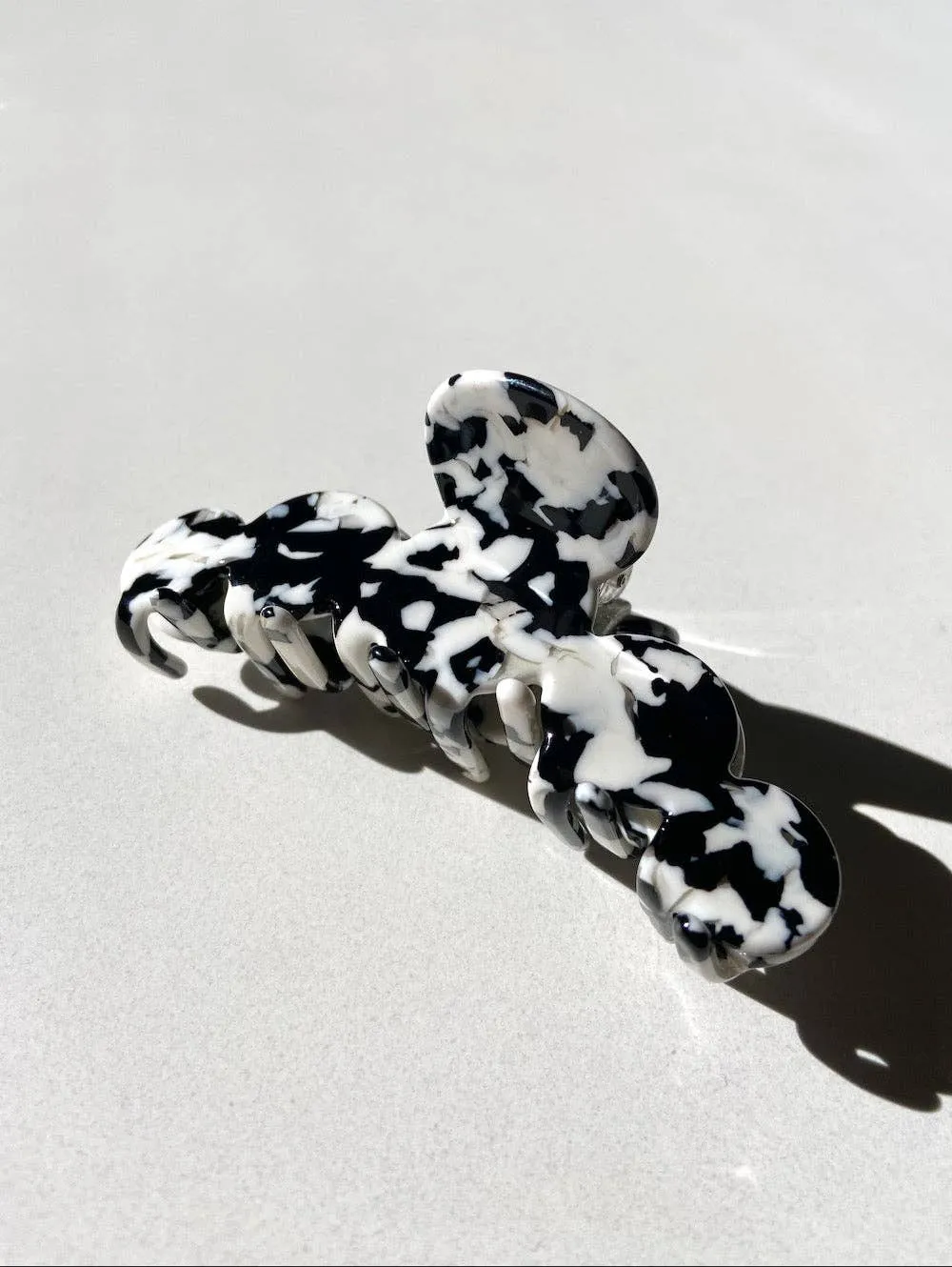 Scalloped Edge Claw Clip