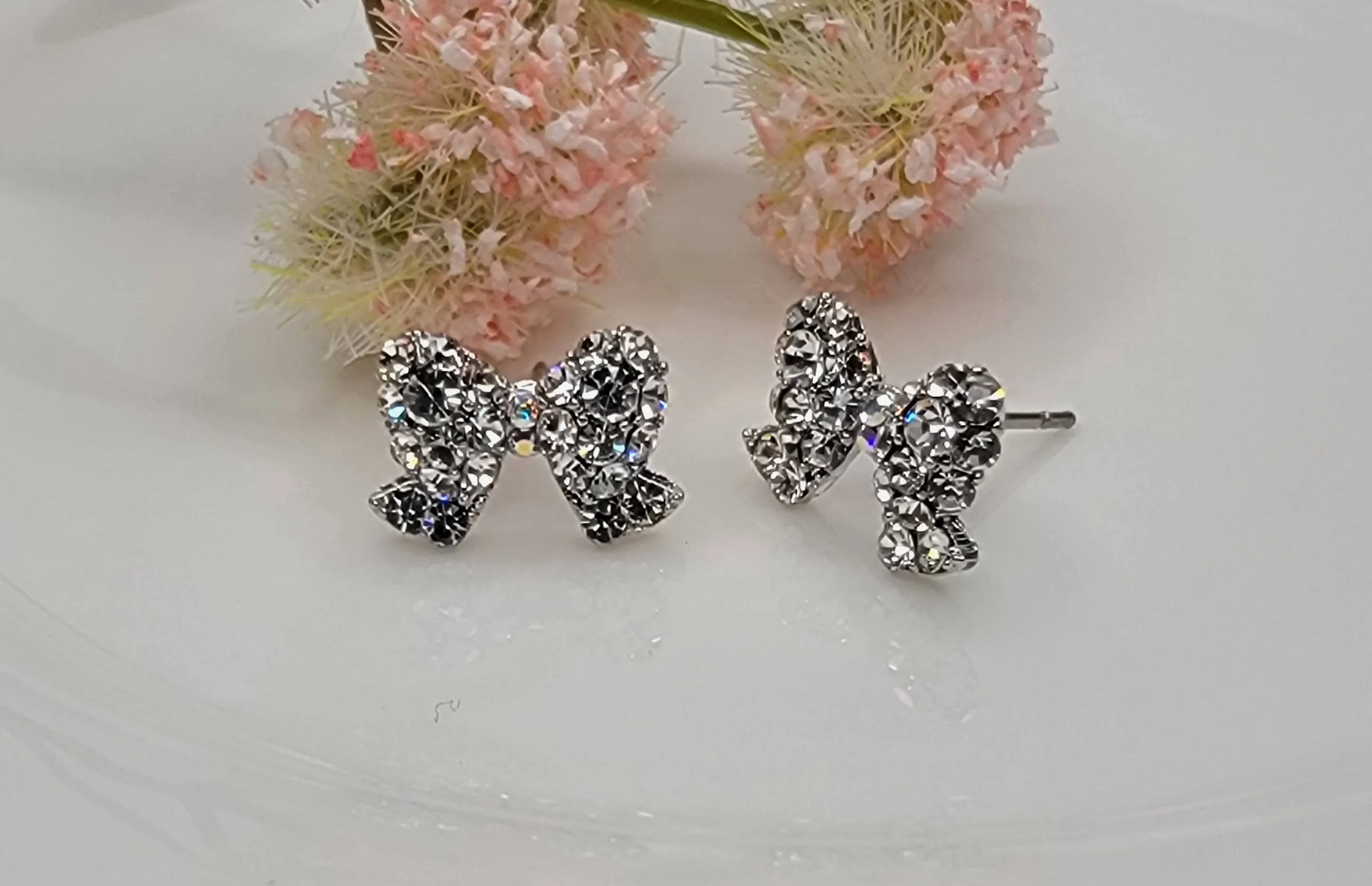 SMALL BOW STUD EARRINGS