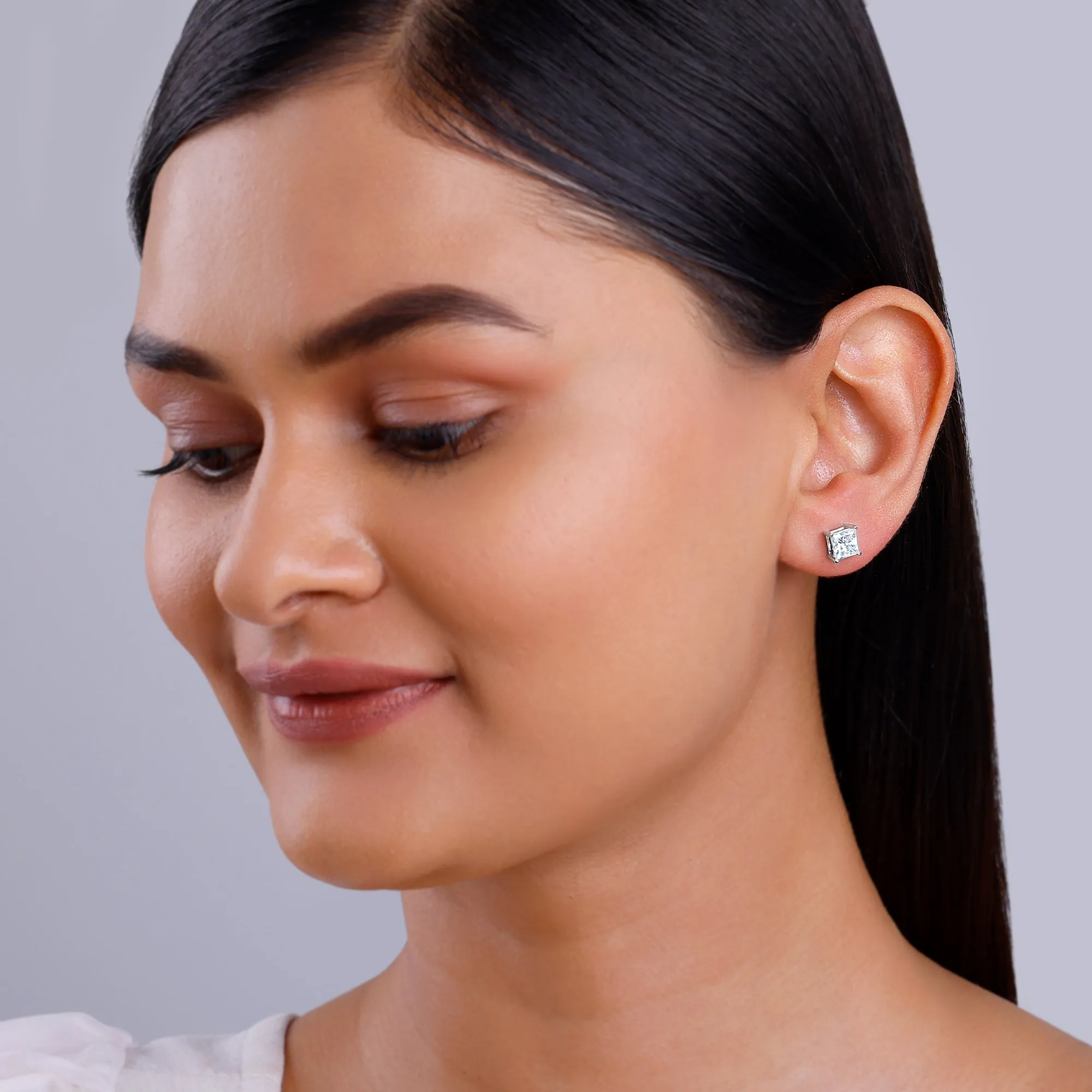 White Gold Classic Solitaire Diamond Studs